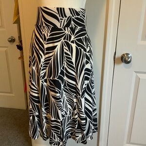 Coolibar Women's Marigot Midi Skirt UPF 50+ Black/White Coconut Palm / S